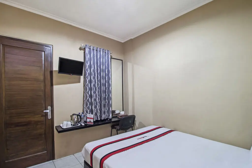 Джакарта: RedDoorz @ Slipi Jaya