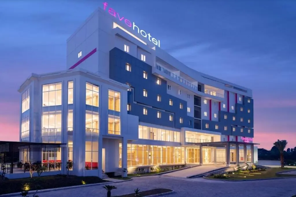 Сумберехо: Отель Favehotel Kediri