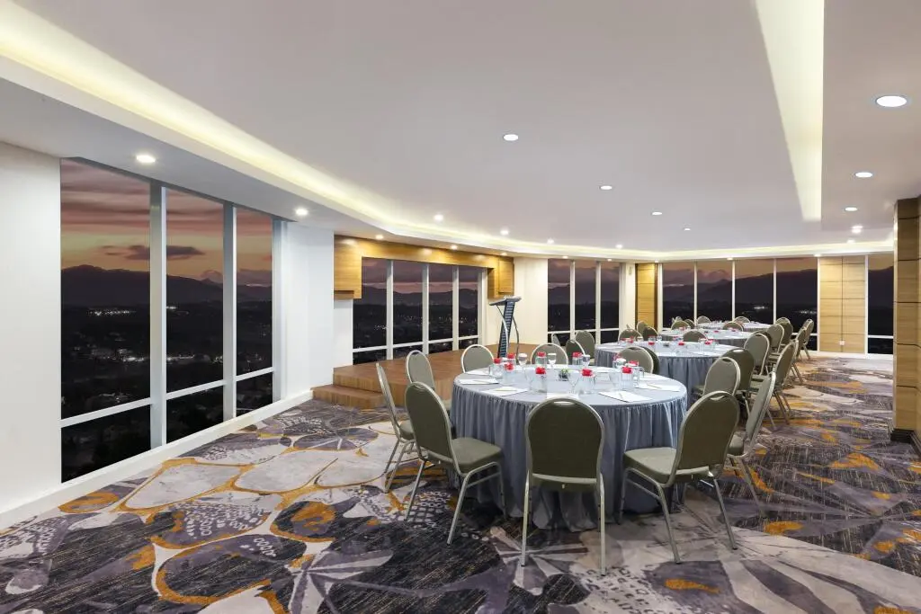 Сумберехо: Отель Favehotel Kediri