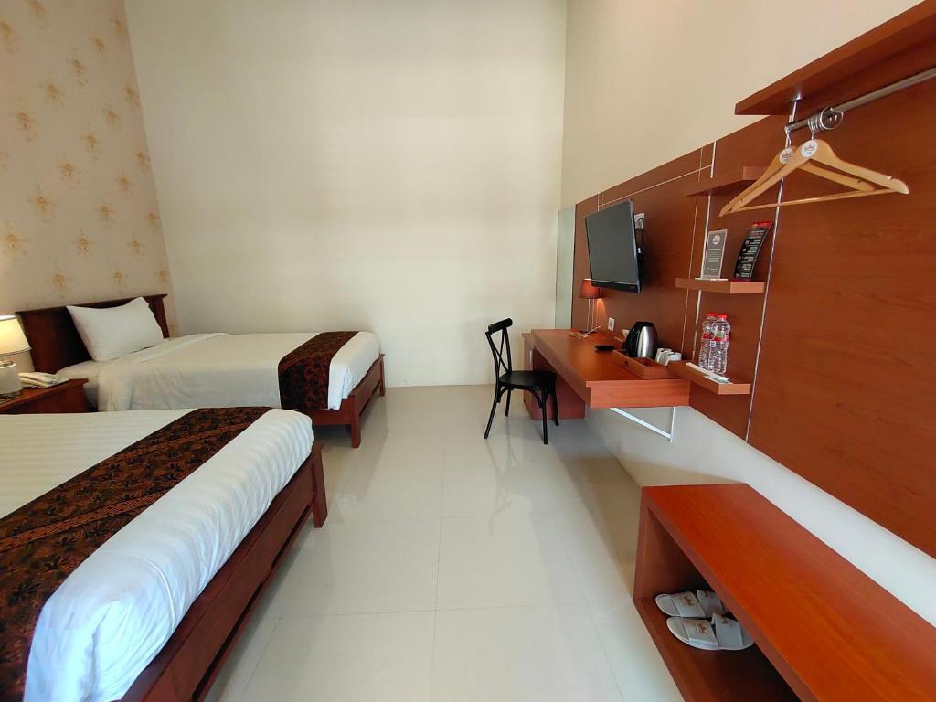 Бондовосо: Dreamland Hotel And Lounge