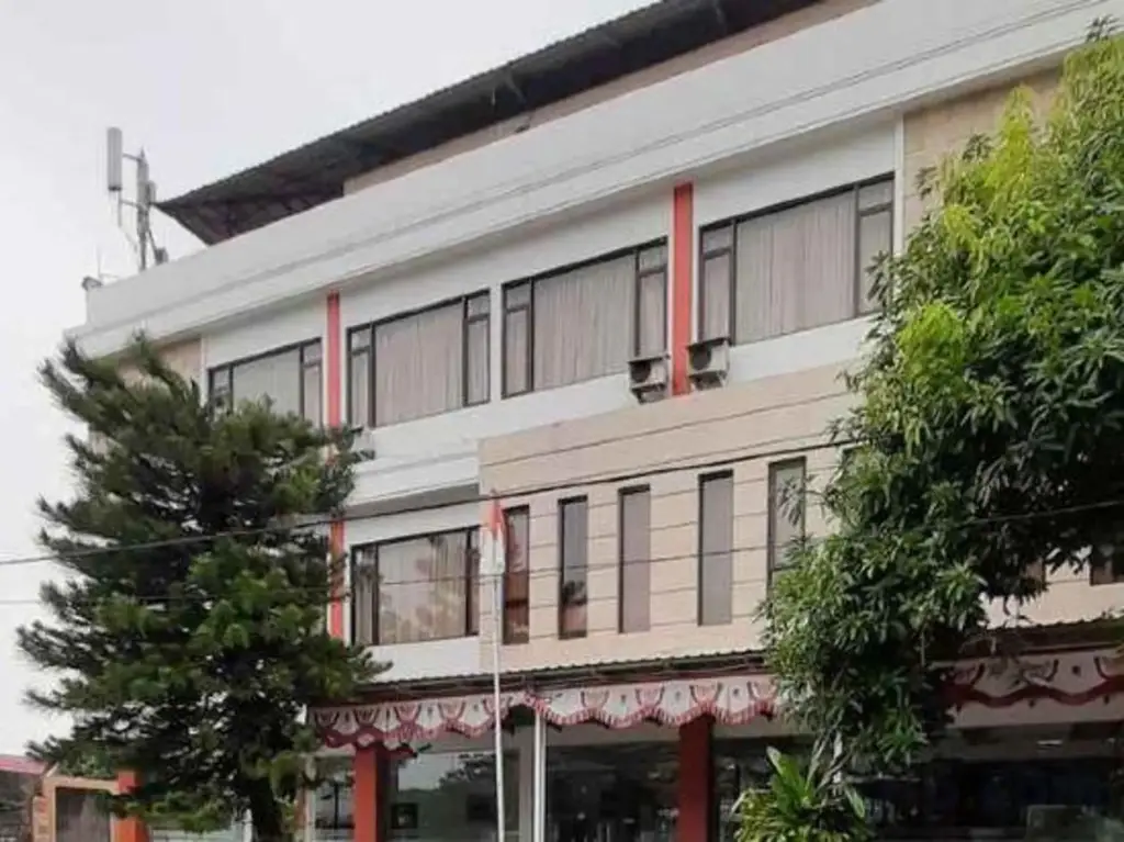 Hotel Prasasti Pacitan — фото 1