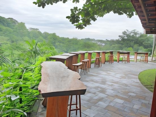 Oaktree Emerald Hotel Semarang — фото 1