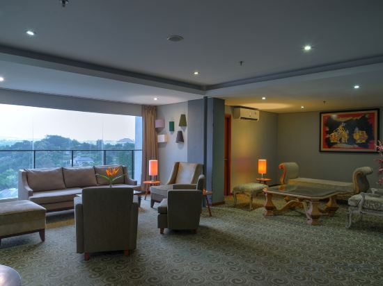 Семаранг: Oaktree Emerald Hotel Semarang