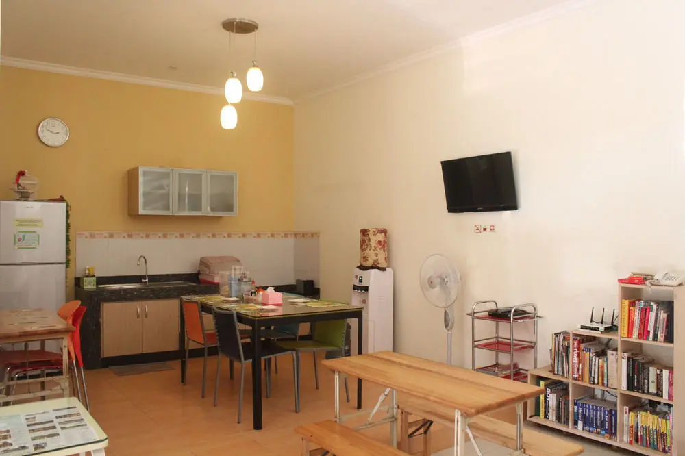 Сурабая: Ikiru to Live Guesthouse