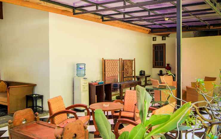 Сурабая: Santo Family Guesthouse