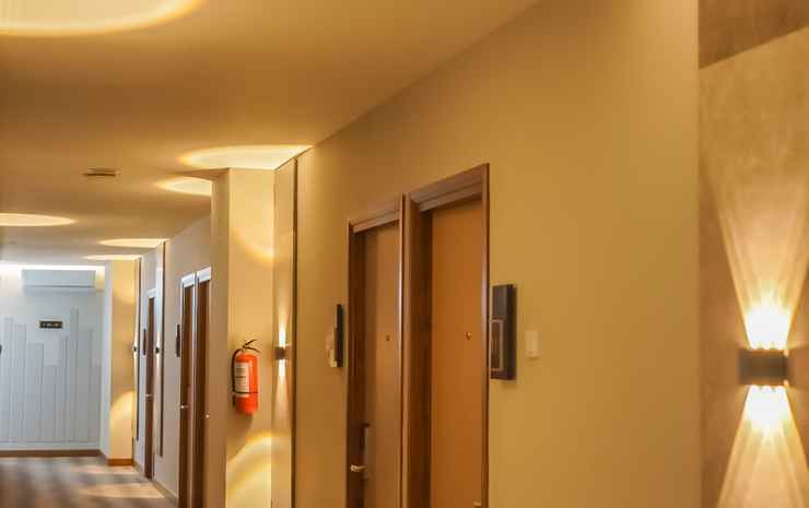 Тубан: Front One King Hotel