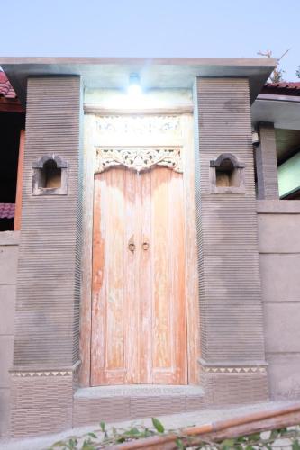 Остров Ченинган: 221 House
