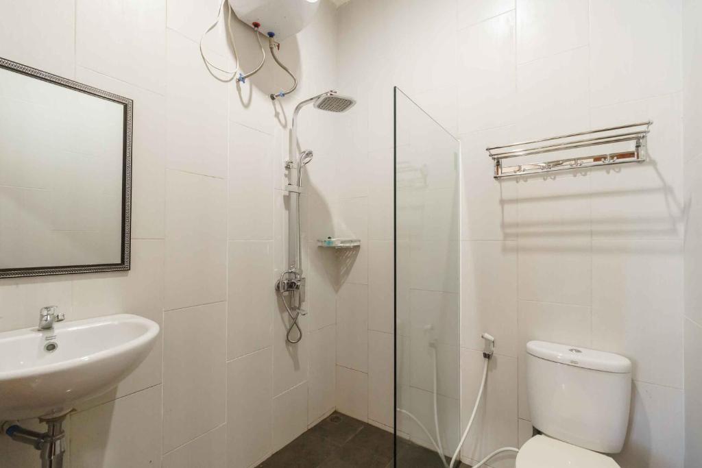 Бенгкулу: RedDoorz near Pantai Pasir Putih Bengkulu 2