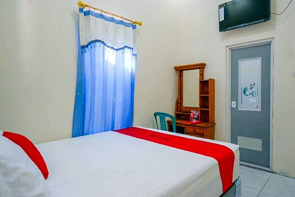 Кендал: RedDoorz @ Jalan Raya Kaliwungu Selatan Kendal