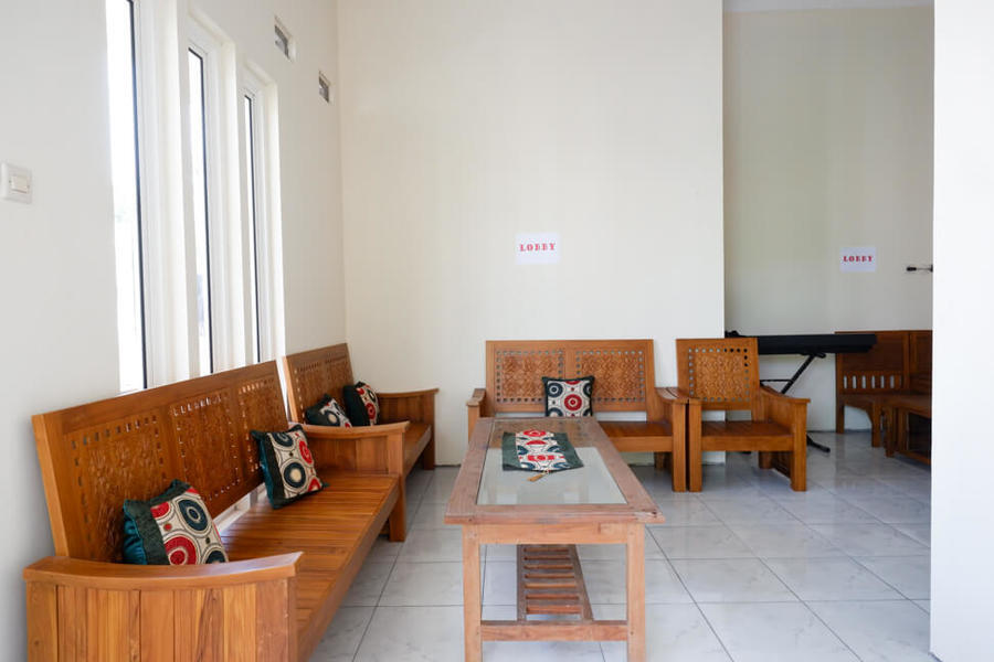 Кендал: RedDoorz @ Jalan Raya Kaliwungu Selatan Kendal