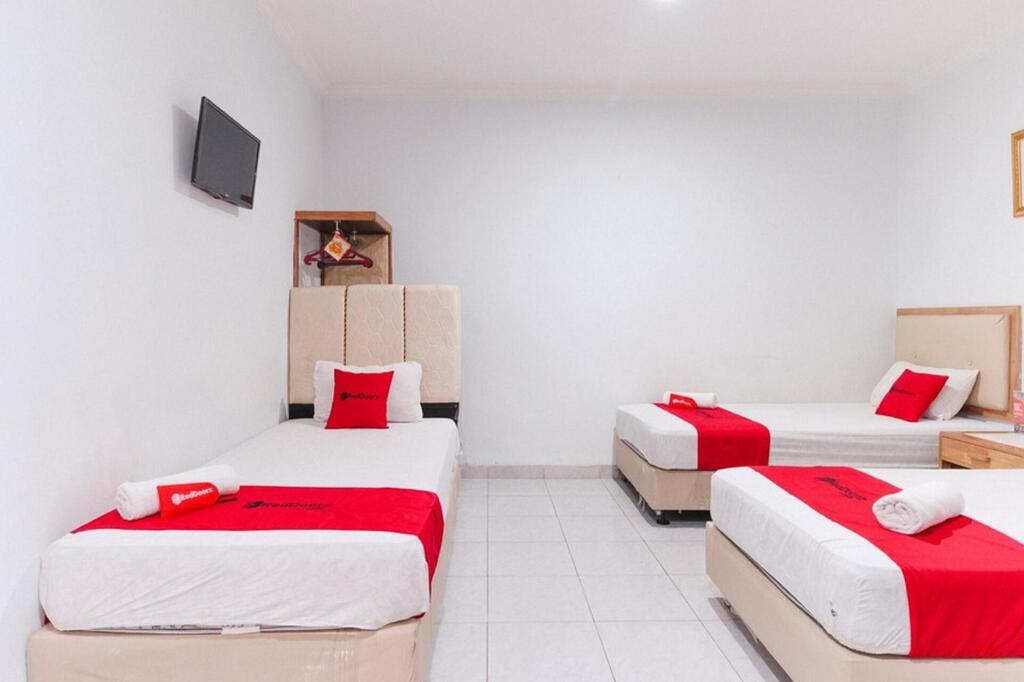 Медан: RedDoorz @ Jalan Mojopahit Medan