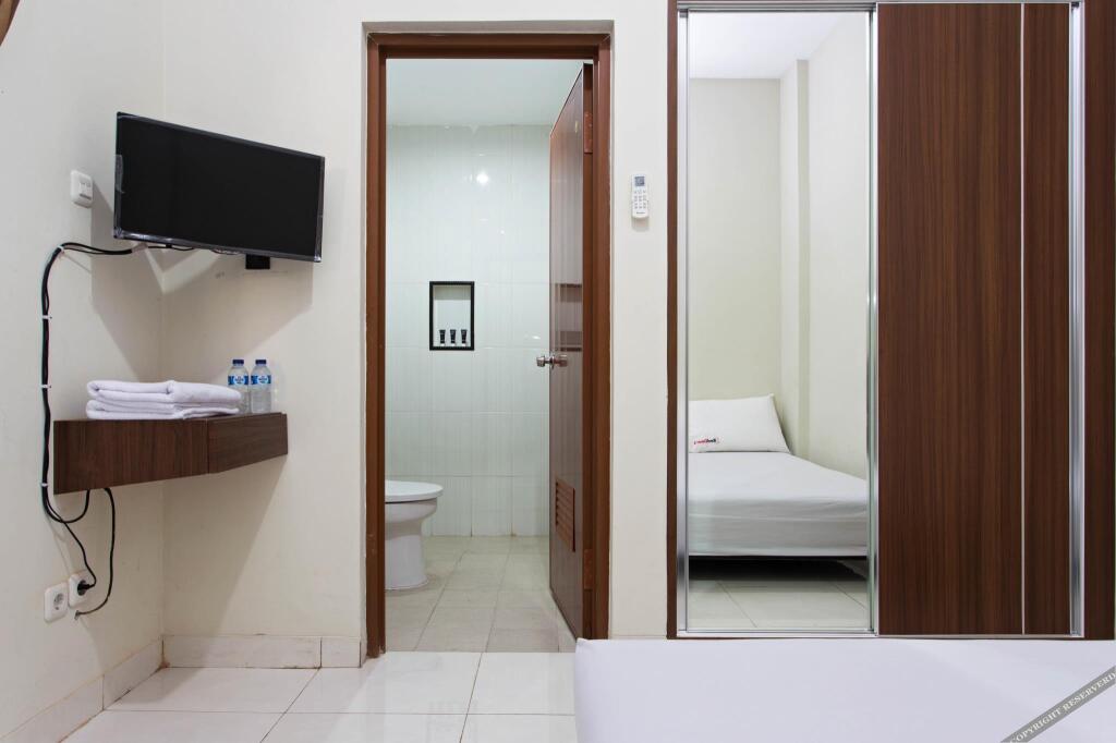 Джакарта: RedDoorz Near Cengkareng Airport
