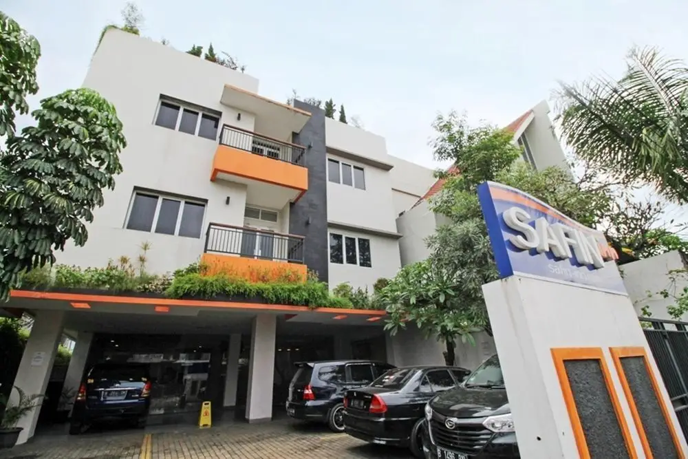 RedDoorz Plus Near ITC Fatmawati — фото 1