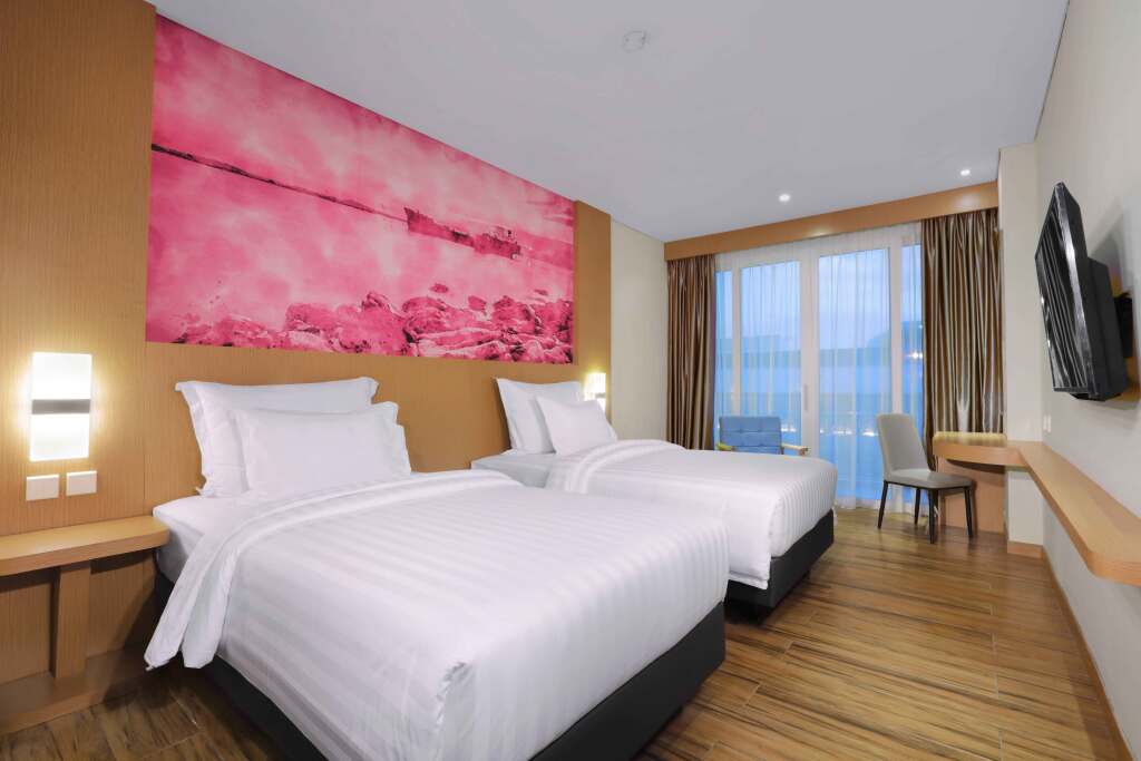 Батам: favehotel Nagoya Batam