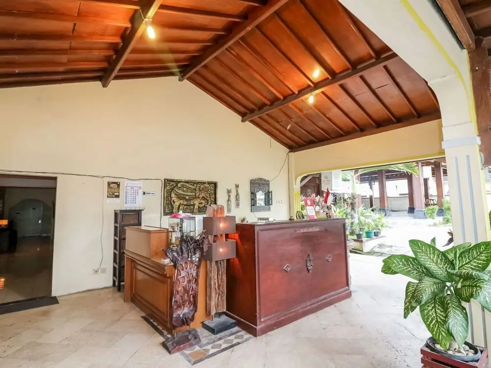 Nida Rooms 9 Kraton Tugu Railway Station At Hotel Queen Star — фото 1