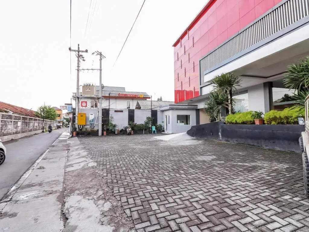 Батуретно: NIDA Rooms Monjali Monument Tugu Jogja