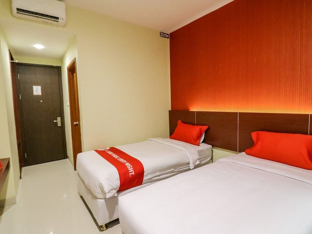 Макассар: NIDA Rooms Racing Center Makassar