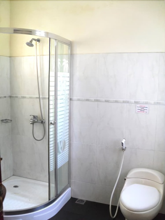Бату: Villa Toetie