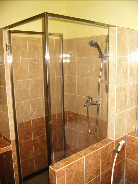 Бату: Villa Toetie