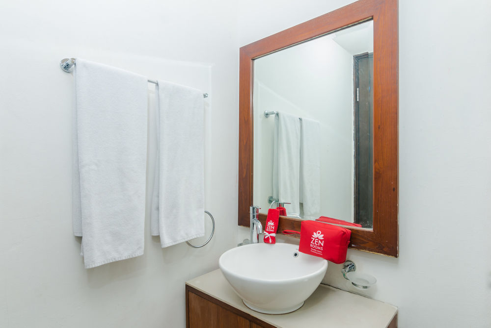 Кута: Zen Rooms Dewi Ratih Seminyak