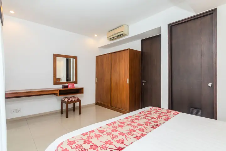 Кута: Zen Rooms Dewi Ratih Seminyak