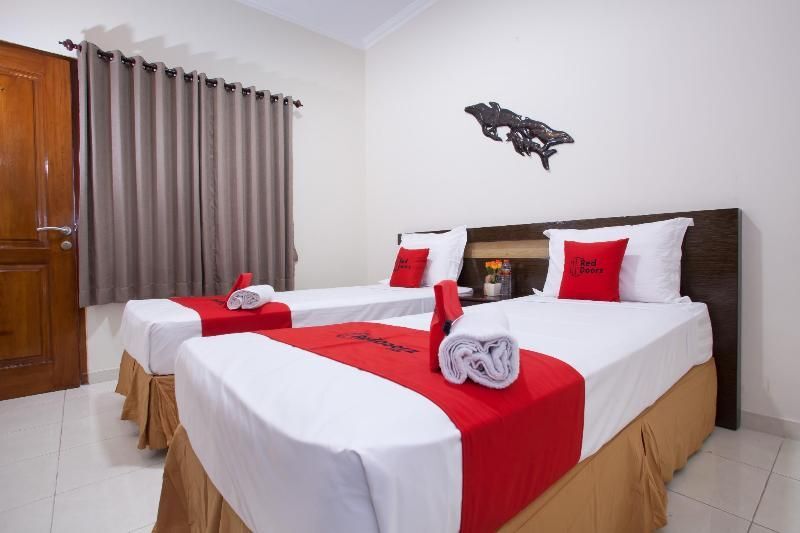 Сурабая: RedDoorz near Tugu Pahlawan Surabaya