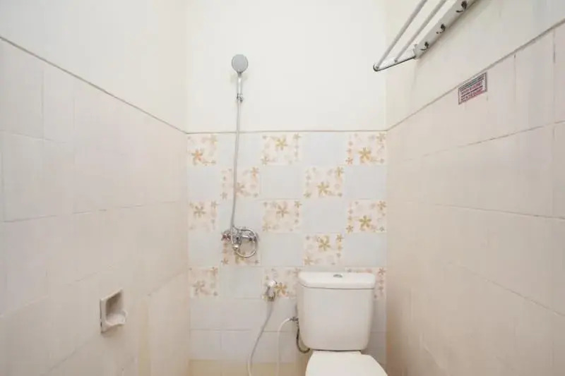 Сурабая: RedDoorz near Tugu Pahlawan Surabaya