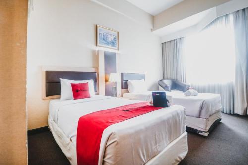 Макассар: Reddoorz Premium @ Losari Area