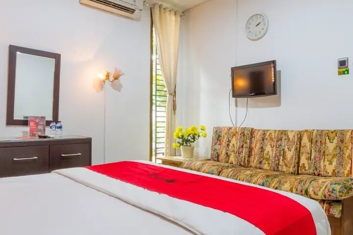 Бандунг: Reddoorz Near Riau Junction Mall