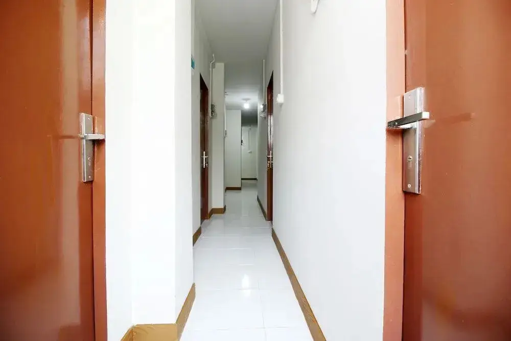 Джакарта: Airy Eco Syariah Satu Gang Sepuluh