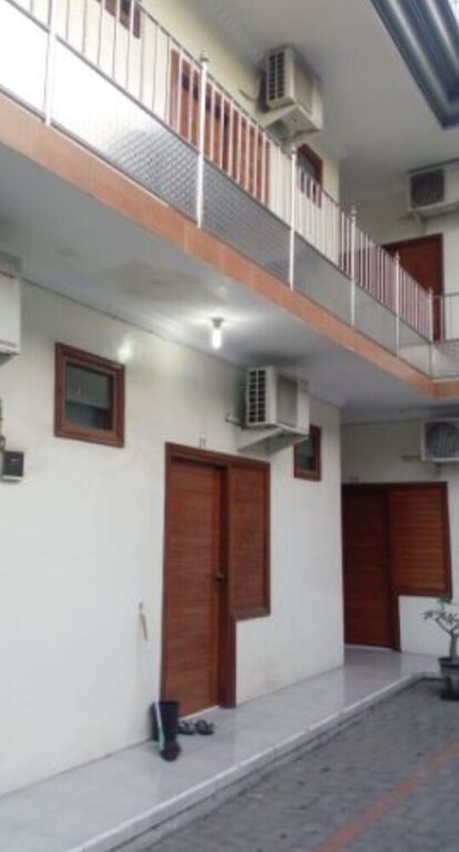 Сурабая: Kost Eksekutif Graha Indah