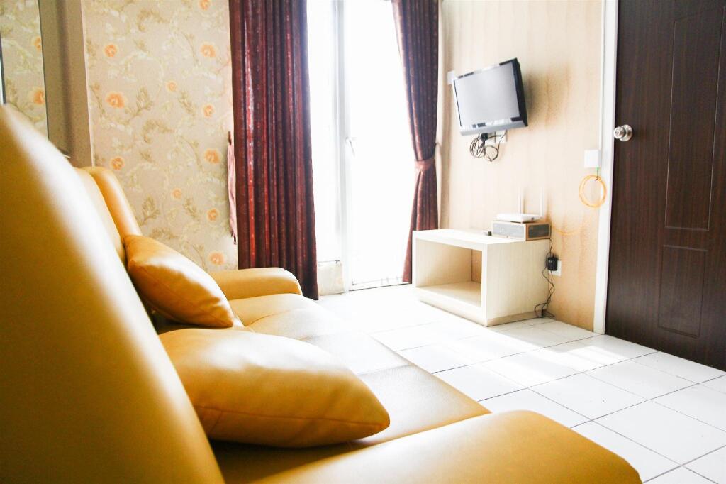 Бекаси: Pool View 2BR Mutiara Bekasi Apartment By Travelio