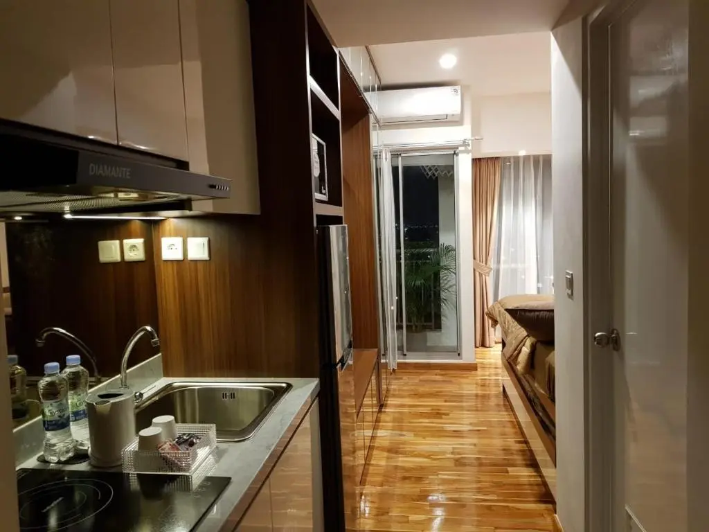 Legok: M-Town Residence Gading Serpong by J`s Luxury Apartment