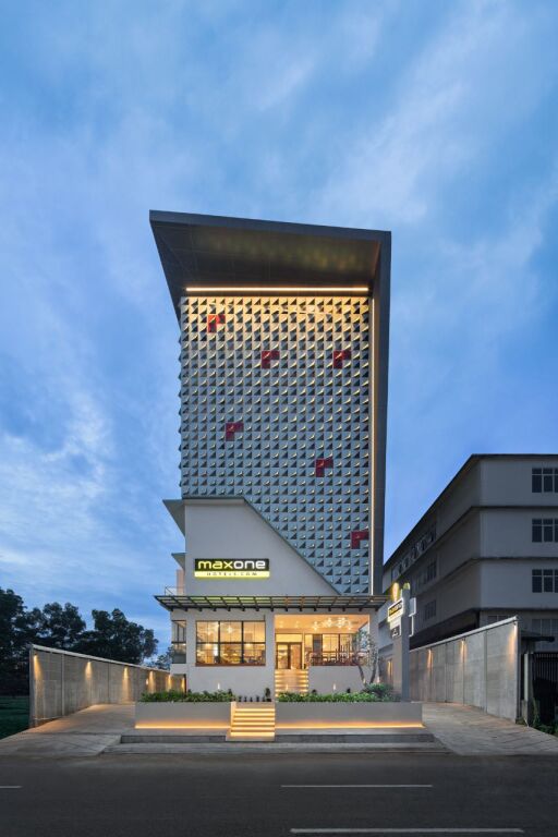 Бекаси: MaxOneHotels.com @ Kota Harapan Indah Bekasi