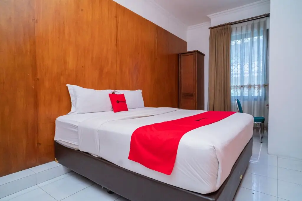Суракарта: RedDoorz @ Hotel Surya Solo