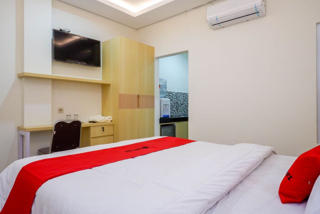 Суракарта: Reddoorz Near Pasar Gede Solo