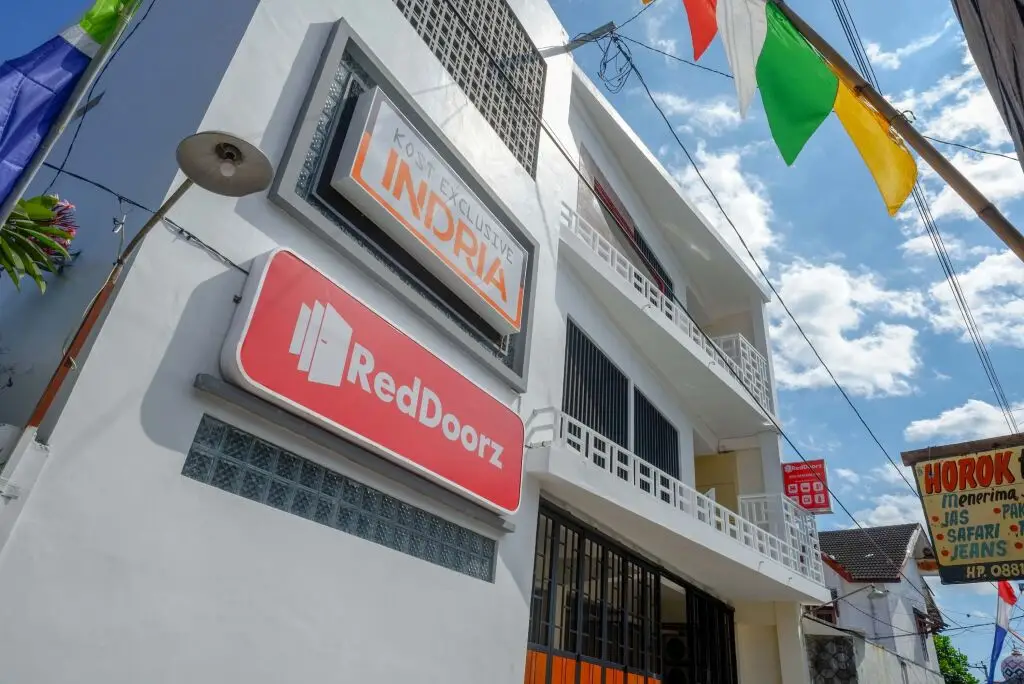 Суракарта: Reddoorz Near Pasar Gede Solo