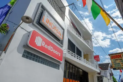 Reddoorz Near Pasar Gede Solo — фото 1