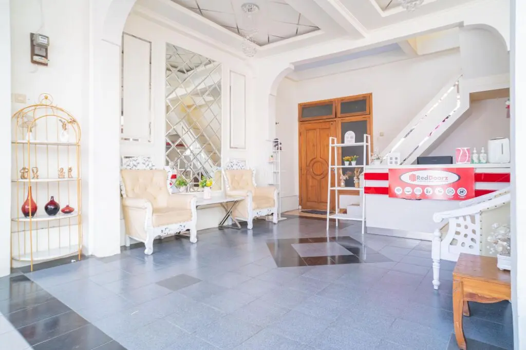 Понорого: RedDoorz Syariah @ Aura Homestay