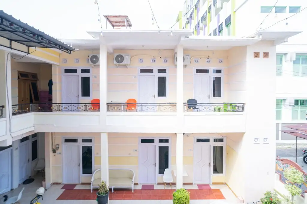 RedDoorz Syariah @ Aura Homestay — фото 1