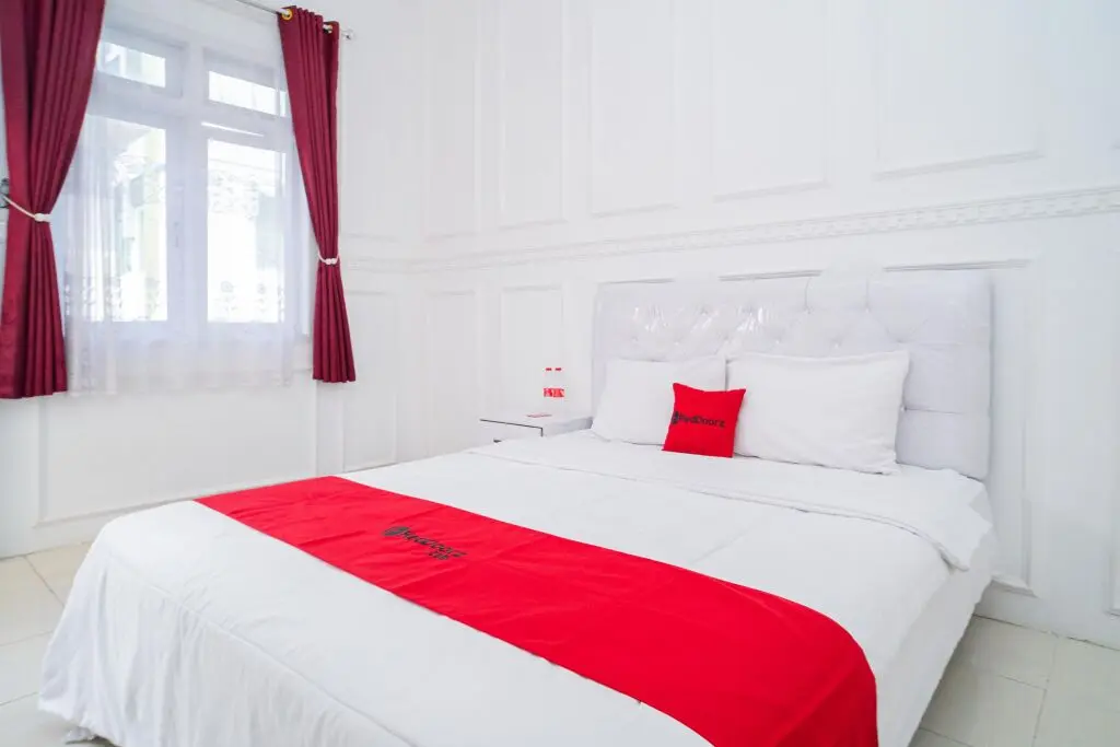Понорого: RedDoorz Syariah @ Aura Homestay