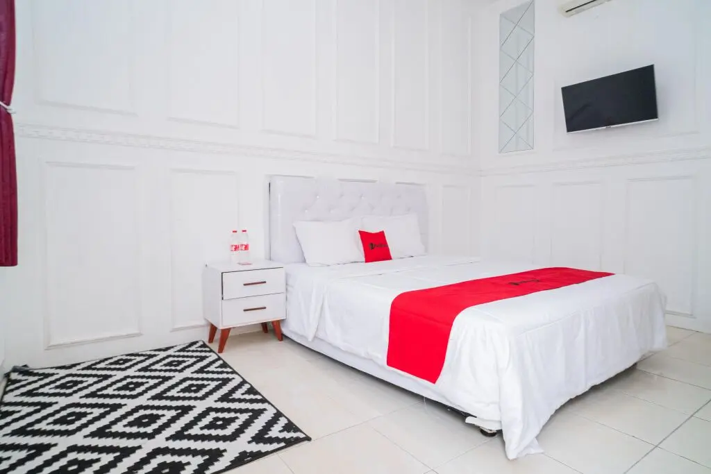 Понорого: RedDoorz Syariah @ Aura Homestay
