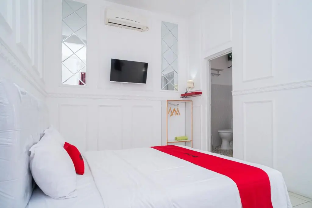 Понорого: RedDoorz Syariah @ Aura Homestay