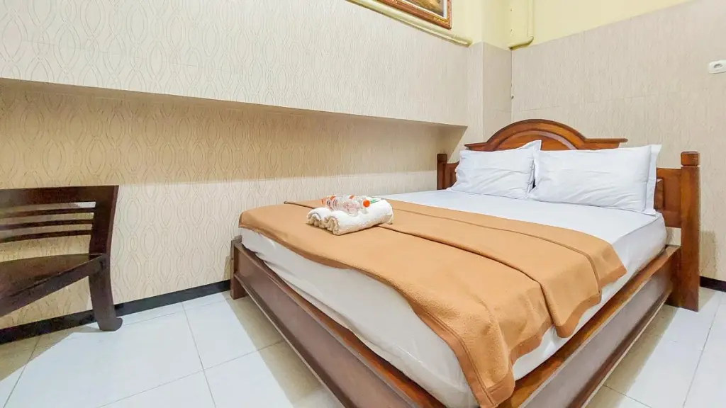Джомбанг: Hotel Shinta 2 near Alun Alun Kertosono