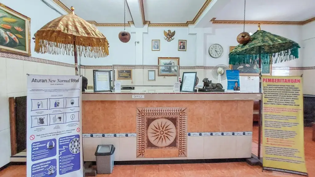 Джомбанг: Hotel Shinta 2 near Alun Alun Kertosono