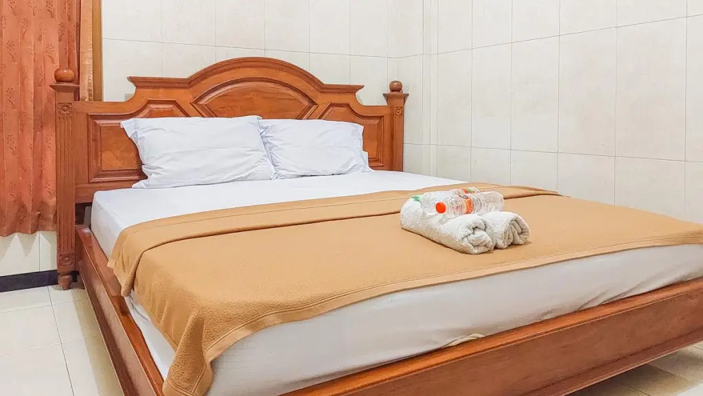 Джомбанг: Hotel Shinta 2 near Alun Alun Kertosono