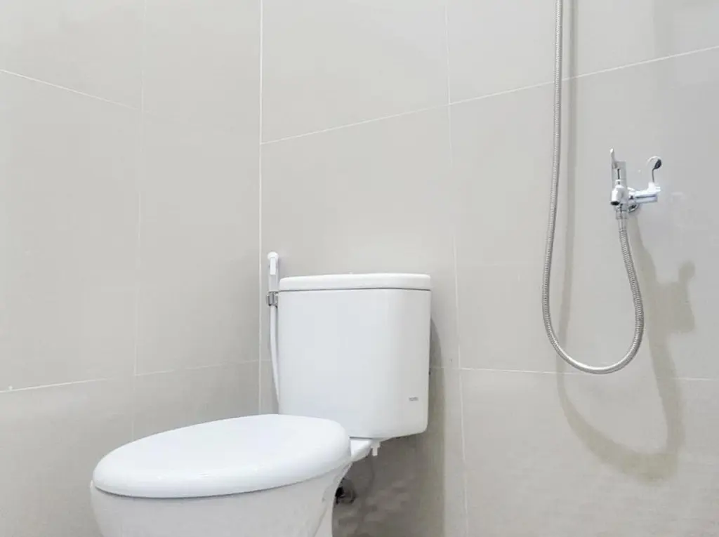 Пасиран: Grand Kencana Guesthouse near Wisata Bahari Lamongan