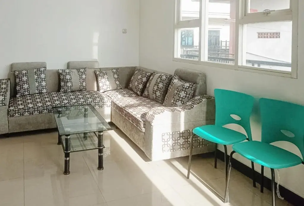Пасиран: Grand Kencana Guesthouse near Wisata Bahari Lamongan