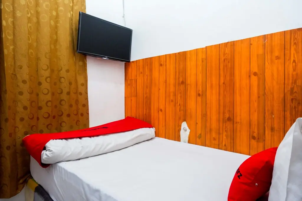 Джокьякарта: RedDoorz @ Golden Inn Tugu Yogyakarta