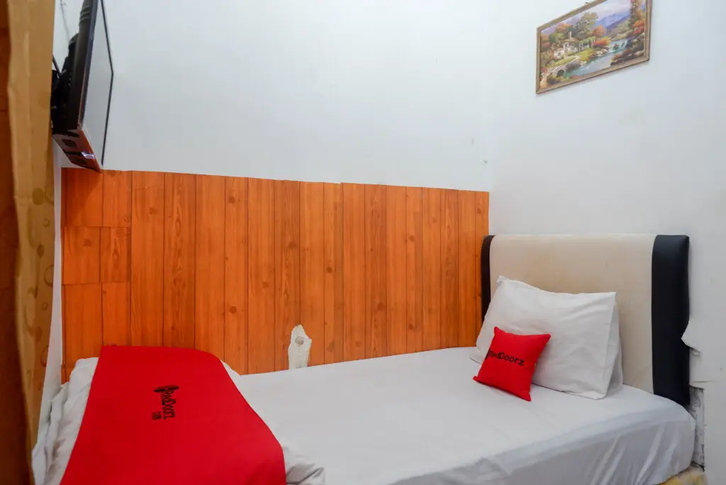 Джокьякарта: RedDoorz @ Golden Inn Tugu Yogyakarta
